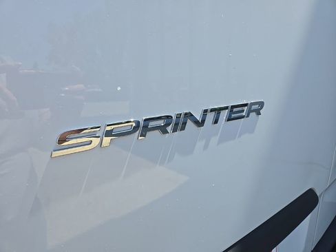 Used 2025 Mercedes-Benz Sprinter 2500 image 16