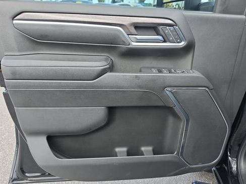 Used 2024 Chevrolet Silverado 2500 LTZ AWD/4WD image 17