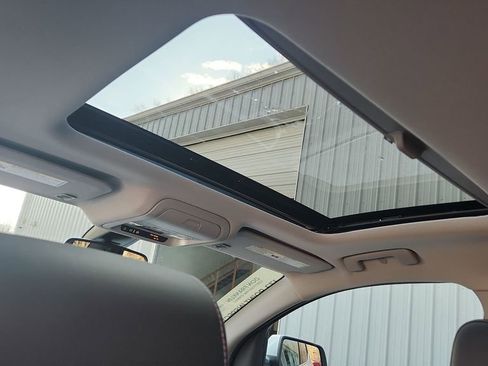 Used 2023 GMC Acadia SLT w/ Preferred Package image 26