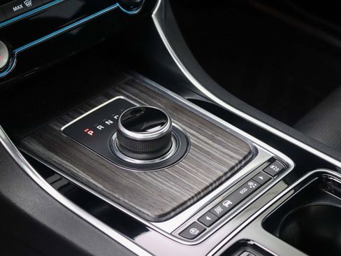 Used 2018 Jaguar XF S RWD image 27