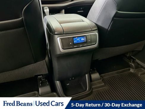 Used 2018 Toyota Highlander XLE AWD/4WD image 33