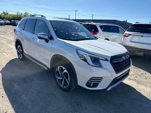 Used 2023 Subaru Forester Touring AWD/4WD image 4