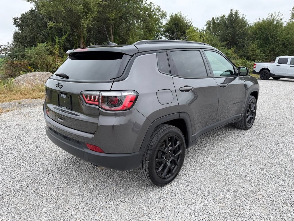 Used 2022 Jeep Compass Latitude AWD/4WD image 29