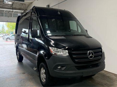 Used 2019 Freightliner Sprinter 2500 AWD/4WD image 6