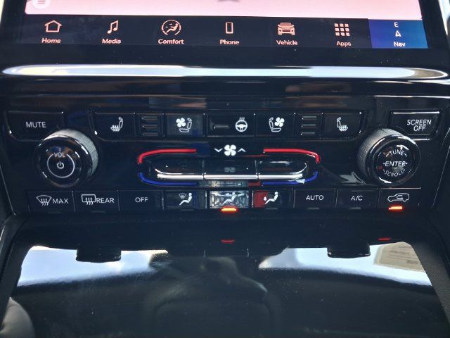 Used 2025 Jeep Grand Cherokee Limited w/ Luxury Tech Group II RWD image 23