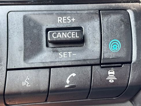 Used 2022 Nissan Rogue SV w/ SV Premium Package image 10