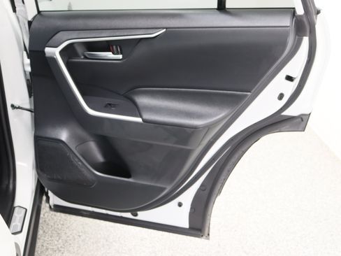 Certified 2025 Toyota RAV4 XLE Premium AWD/4WD image 33