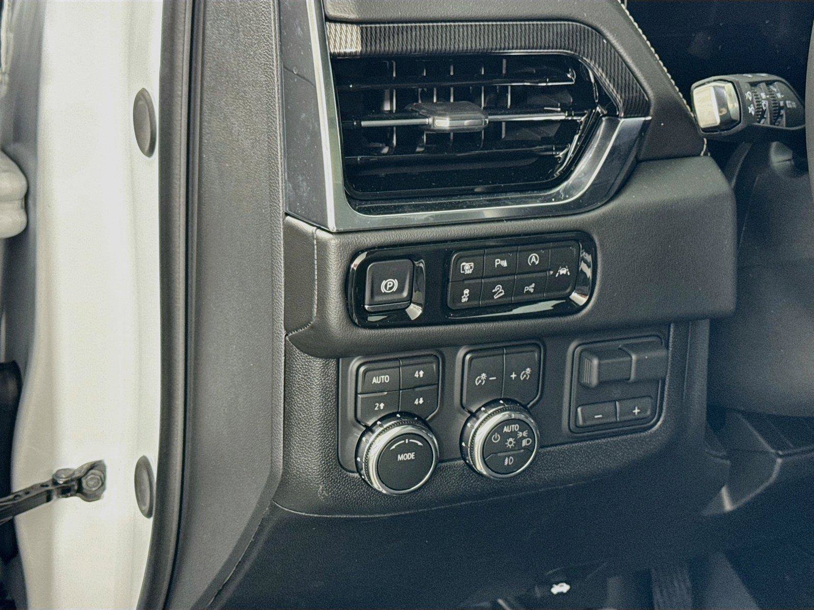 New 2027 GMC Yukon Elevation w/ Elevation Premium Package AWD/4WD image 4