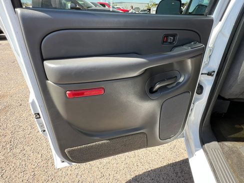 Used 2005 GMC Sierra 1500 SLE w/ Light Duty Power Package RWD image 16