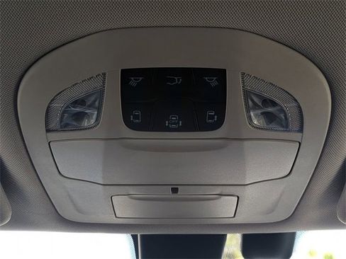 Used 2018 Chrysler Pacifica Touring w/ Tire & Wheel Group image 25