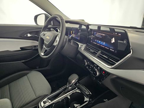 New 2026 Chevrolet Trax LT w/ Driver Confidence Package image 11