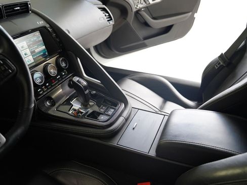 Used 2015 Jaguar F-TYPE R RWD image 17