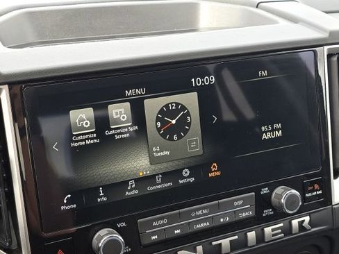 Used 2025 Nissan Frontier SV w/ SV Convenience Package RWD image 27