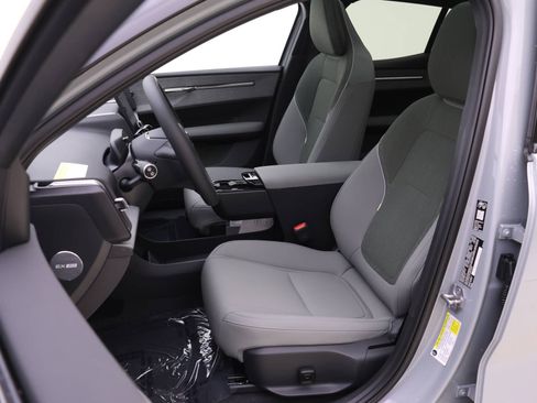 New 2026 Volvo EX30 Cross Country Ultra image 7