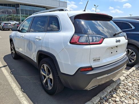 Used 2019 Jeep Cherokee Limited AWD/4WD image 4