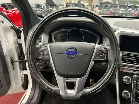 Used 2016 Volvo XC60 T6 R-Design w/ Climate Package image 31