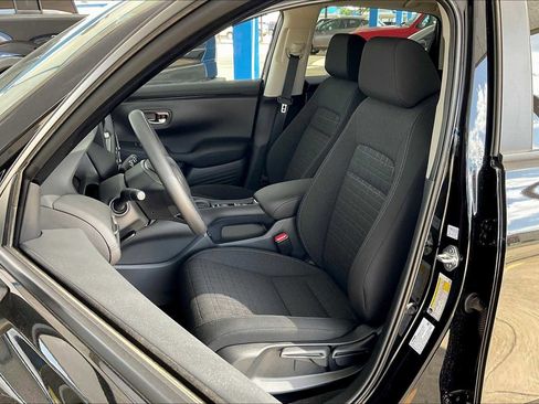 New 2026 Honda HR-V LX image 9