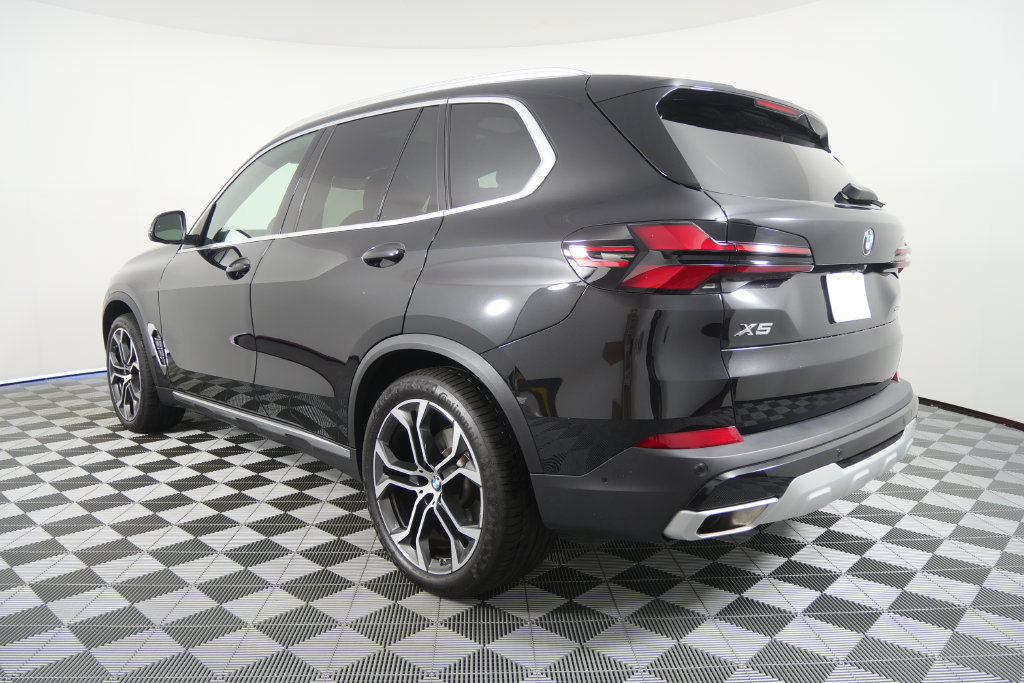 Certified 2025 BMW X5 sDrive40i w/ Premium Package RWD image 6