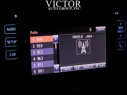 Used 2019 Toyota Corolla LE image 20