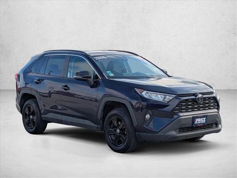 Used 2021 Toyota RAV4 XLE image 3