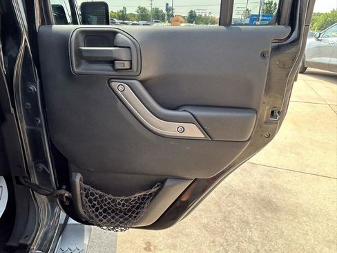 Used 2014 Jeep Wrangler Unlimited Sport w/ Quick Order Package 24S AWD/4WD image 15