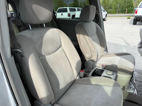Used 2015 Nissan Quest SV FWD image 25