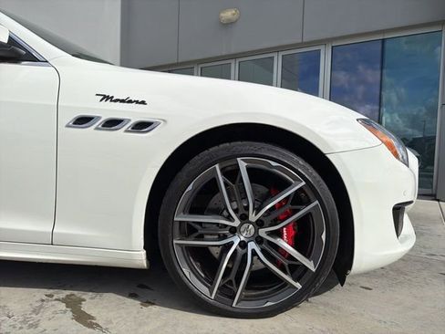 Used 2022 Maserati Quattroporte Modena image 10
