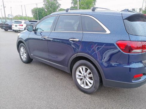 Used 2019 Kia Sorento AWD w/ LX Convenience Package image 4