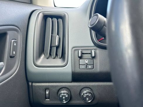 Used 2019 Chevrolet Colorado Z71 AWD/4WD image 16