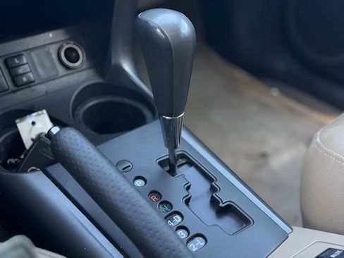 Used 2011 Toyota RAV4 Limited image 34