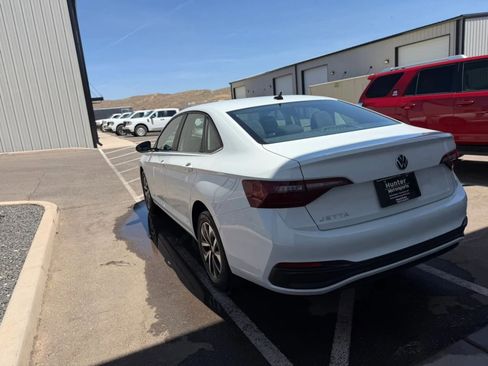 Used 2024 Volkswagen Jetta S FWD image 5