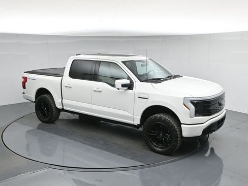 Used 2023 Ford F150 Lightning Platinum image 45
