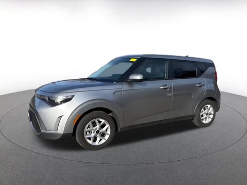 Used 2025 Kia Soul LX w/ LX Technology Package image 8