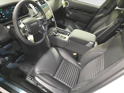 New 2026 Land Rover Discovery S AWD/4WD image 15