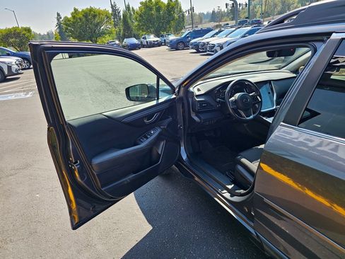 Used 2023 Subaru Outback Premium AWD/4WD image 18