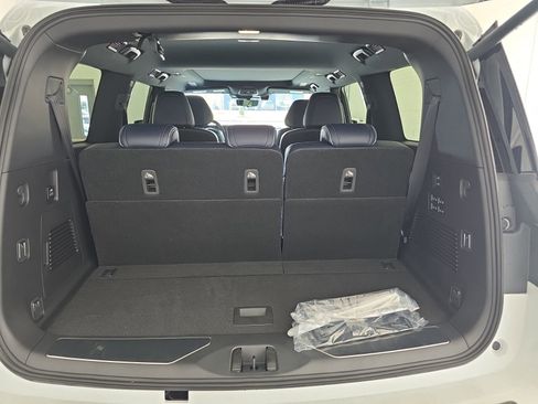 New 2026 INFINITI QX80 4WD w/ Sport Exterior Package image 17