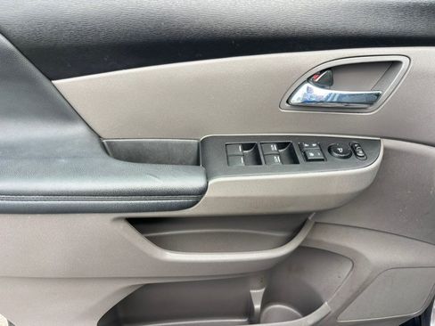 Used 2017 Honda Odyssey SE image 14
