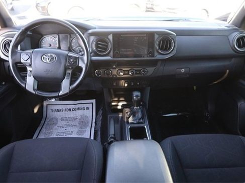 Used 2018 Toyota Tacoma TRD Off-Road image 21