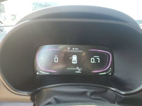 Used 2024 Kia Soul LX FWD image 12
