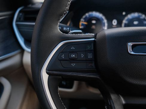 New 2025 Jeep Grand Cherokee Limited w/ Trailer Tow Package image 20