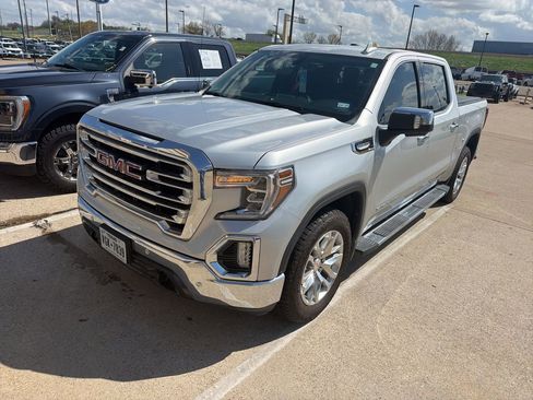 Used 2021 GMC Sierra 1500 SLT image 1