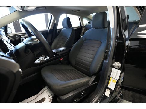 Used 2020 Ford Fusion SE FWD image 10