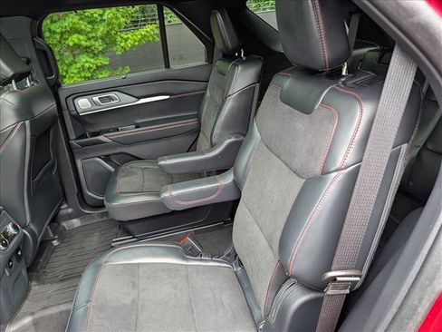 Used 2025 Ford Explorer ST AWD/4WD image 27