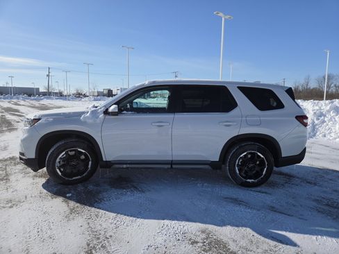 Used 2025 Honda Pilot EX-L image 15