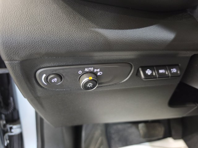 Used 2023 Buick Envision Avenir AWD/4WD image 19