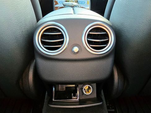 Used 2020 Mercedes-Benz E 450 E 450 w/ Driver Assistance Package image 41