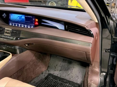 Used 2019 Lexus LS 500 AWD image 16