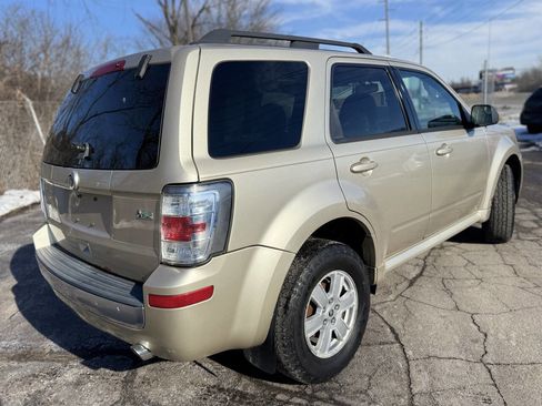 Used 2010 Mercury Mariner V6 AWD 4dr SUV image 2