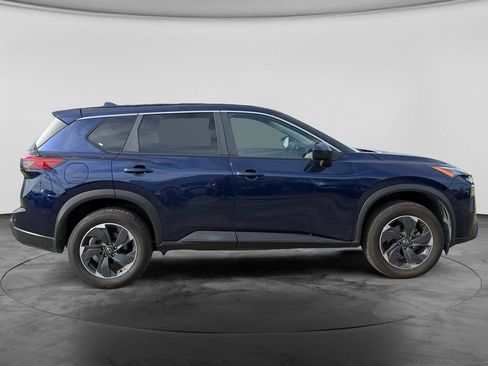 Used 2025 Nissan Rogue SV AWD/4WD image 11