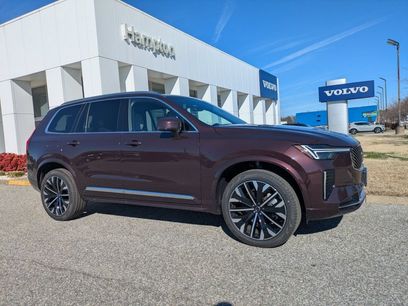 New 2025 Volvo XC90 B6 Core w/ Climate Package